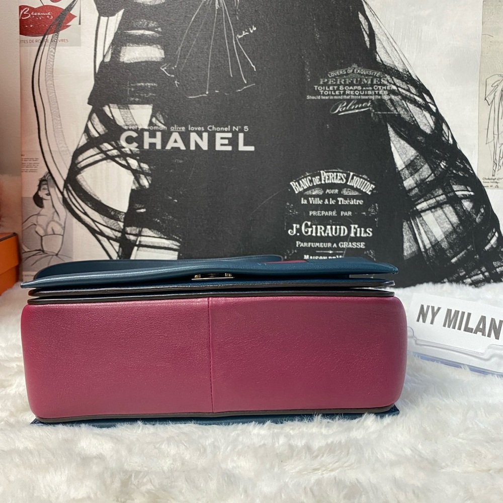 CELINE
Shiny Smooth Calfskin Medium Frame Shoulder Bag Red/Navy Blue - Picture 3 of 10